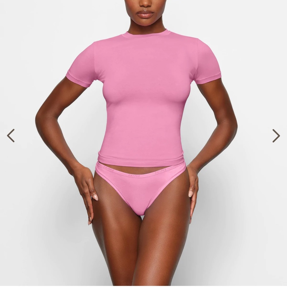 SKIMS Bubblegum Outdoor Tee